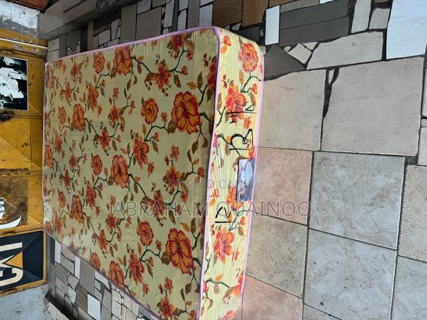 12inches High Density Mattress for Sale · Photo 1