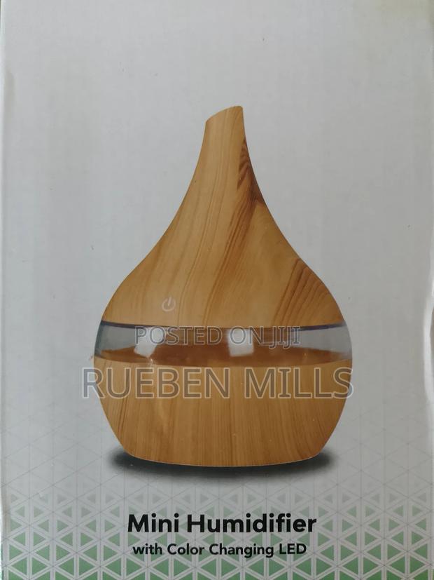 Portable Mini Natural Wood Color Essential Oil Diffuser · Photo 2