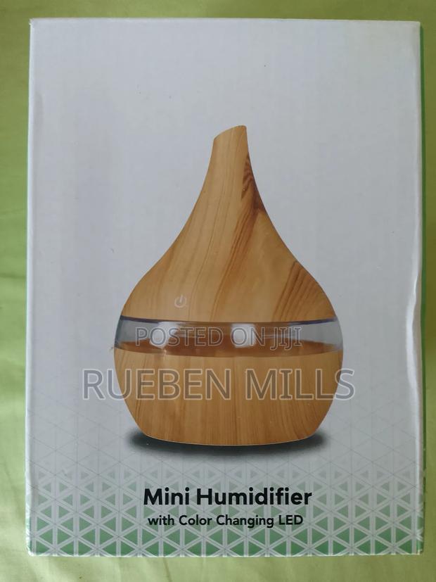 Portable Mini Natural Wood Color Essential Oil Diffuser · Photo 3