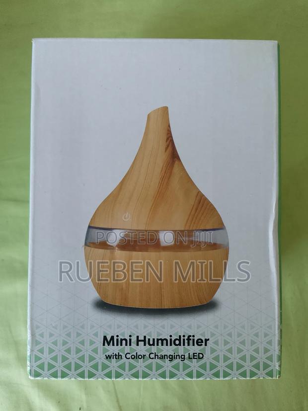 Portable Mini Natural Wood Color Essential Oil Diffuser · Photo 4