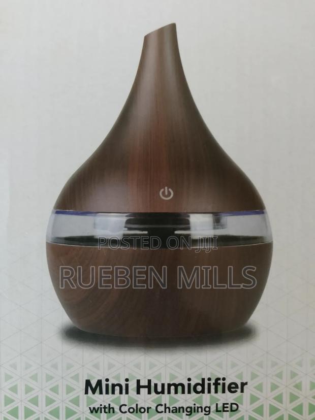 Portable Mini Natural Wood Color Essential Oil Diffuser · Photo 5
