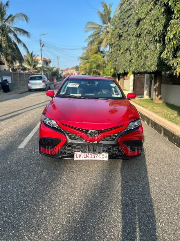 Toyota Camry 2021 Red · Photo 1
