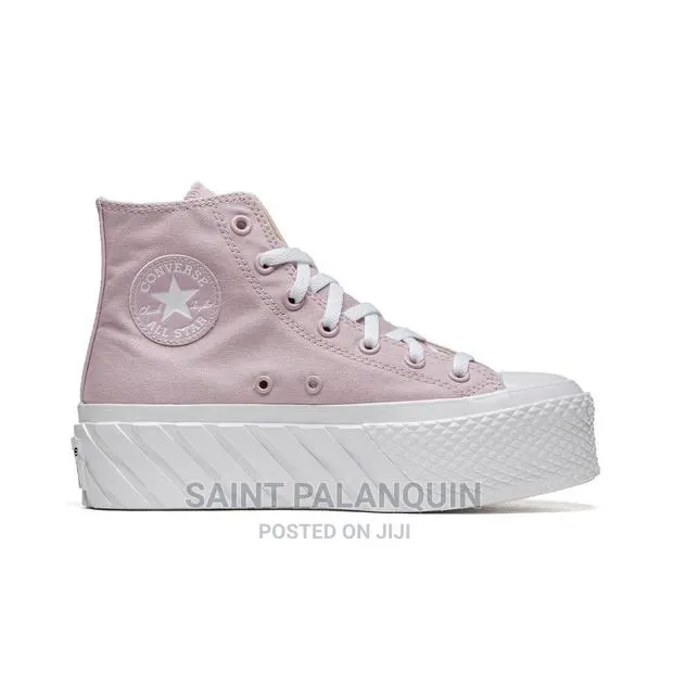 Converse Available · Photo 1