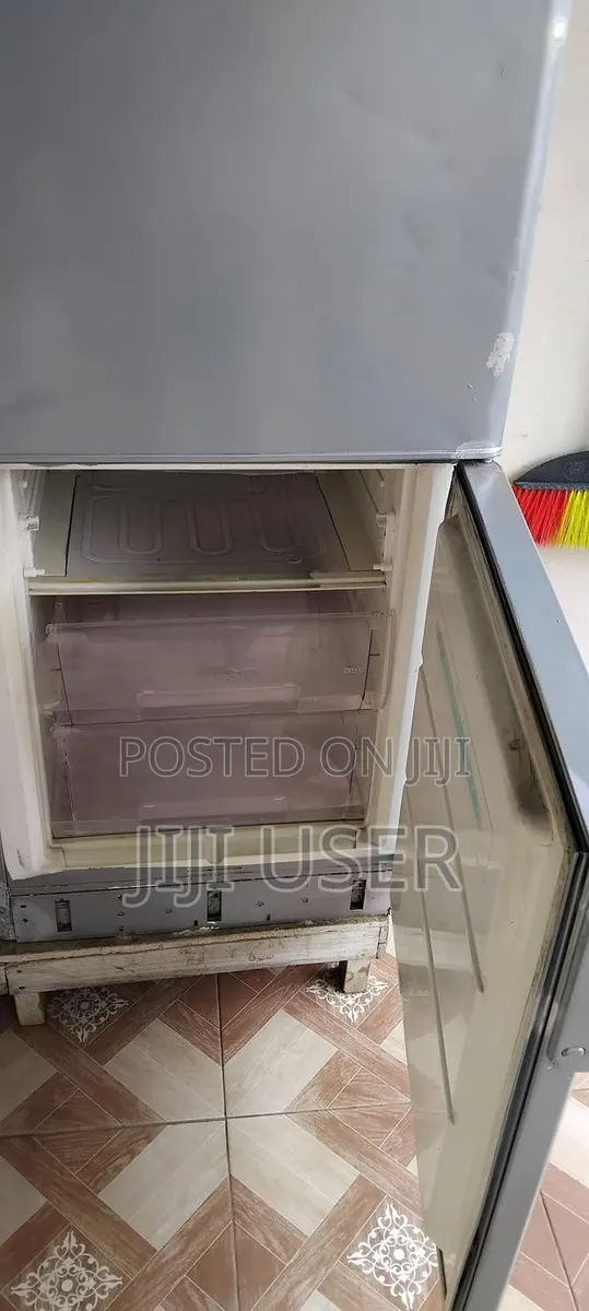 Refrigerator · Photo 1