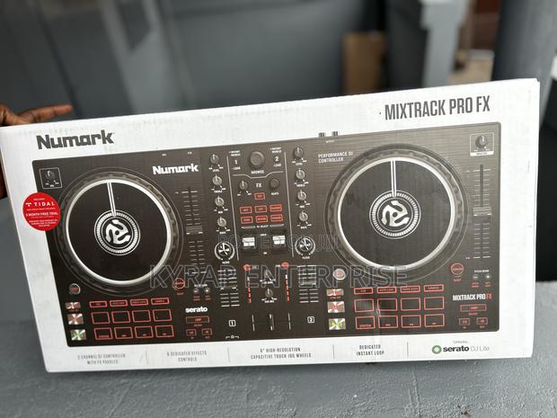Numark Mixtrack Pro Fx · Photo 1