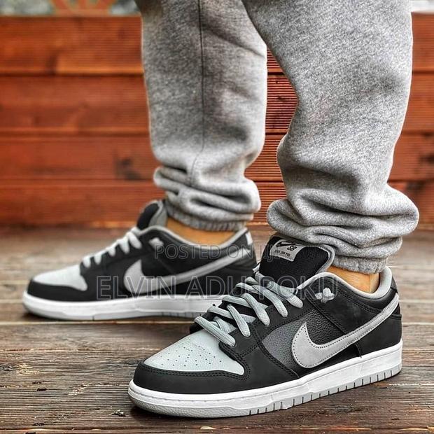 Nike Sb Dunk Low Pro "J-Pack - Shadow" Sneakers. · Photo 2