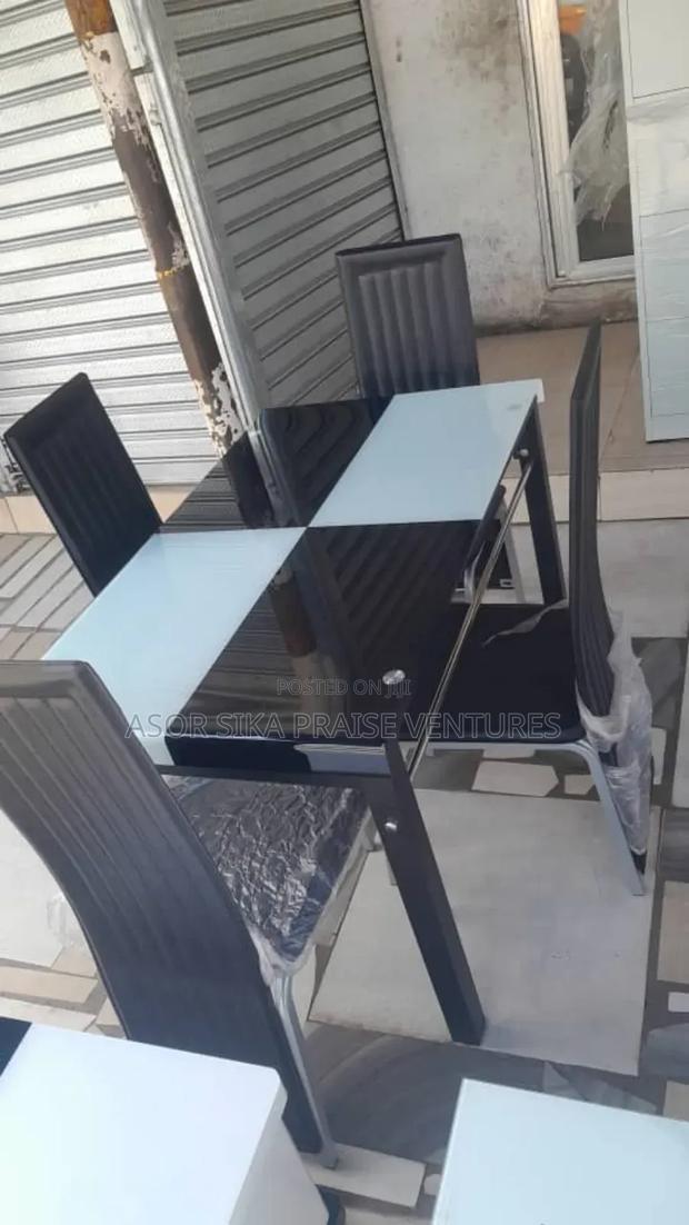 Dinning Table and Chair Glass · Photo 1