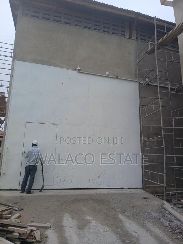 800square Metre Warehouse at Tesano for Rent · Photo 5