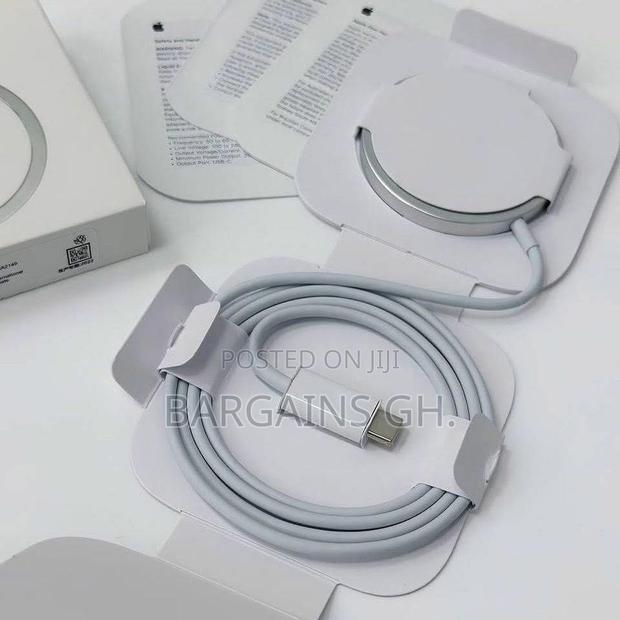 iPhone Magsafe Fast Wireless Charger · Photo 5
