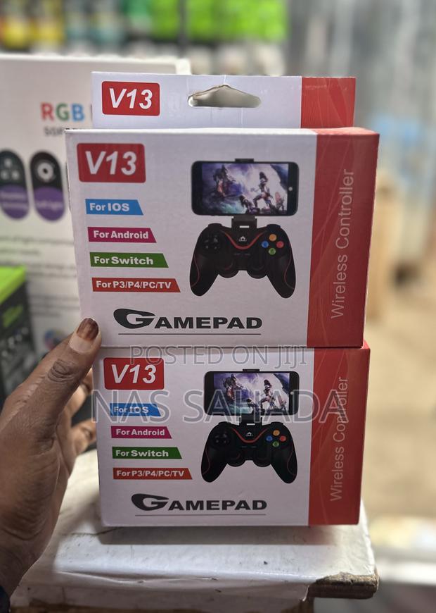 Wireless V13 Game Pad · Photo 1