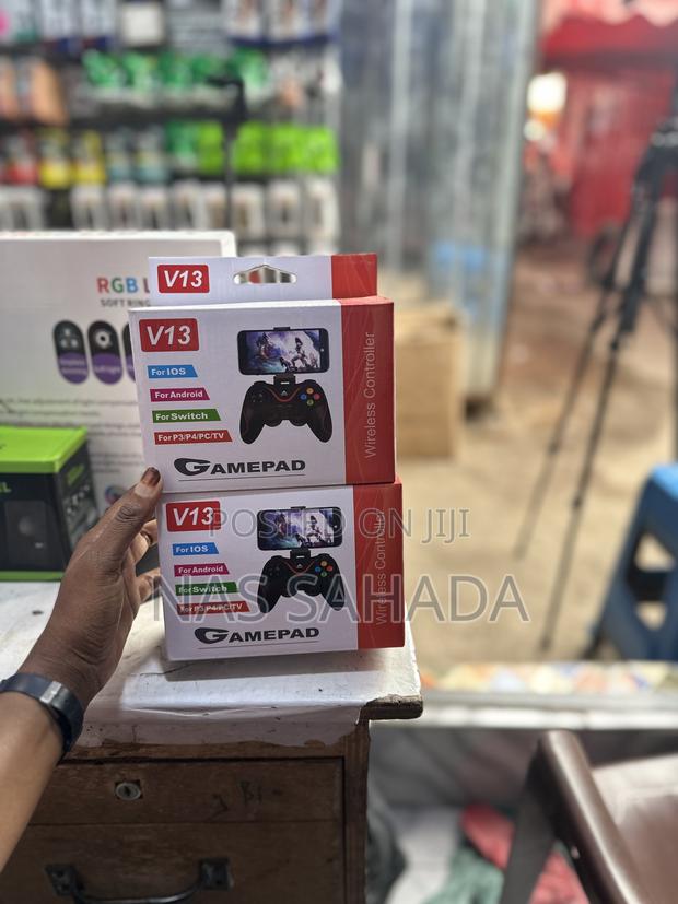 Wireless V13 Game Pad · Photo 2