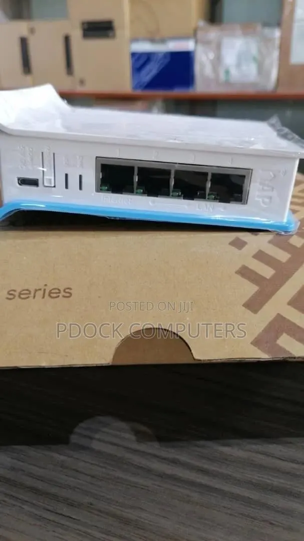 MikroTik Router BOARD hAP Lite (RB941-2ND-TC) · Photo 1