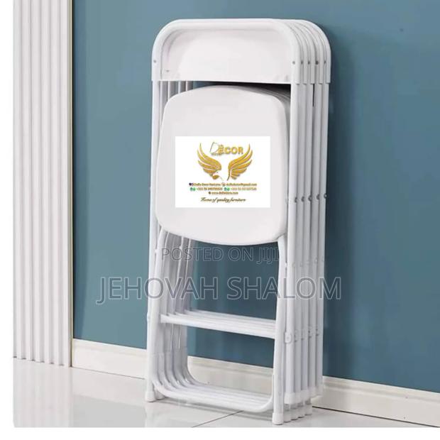 White Foldable Chair for Events Available for Sale · Photo 1