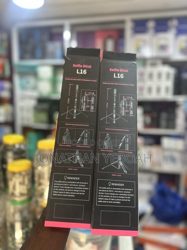 L16 Long Selfie Tripod Stand · Photo 2