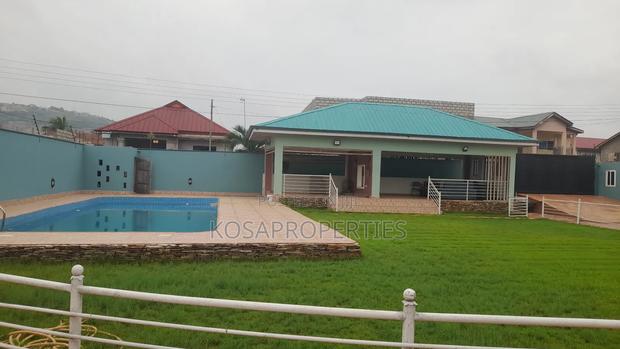 8bdrm House in Weija Medium for sale · Photo 8