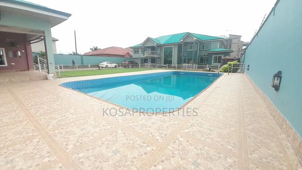 8bdrm House in Weija Medium for sale · Photo 2
