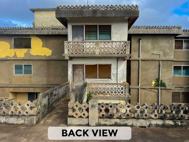Property for Sale: Prime Location in Apam-Nsawam · Photo 2