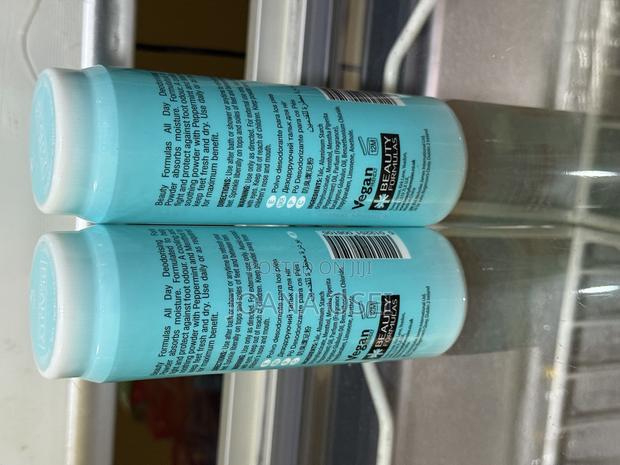 All Day Deodorizing Foot Powder · Photo 3