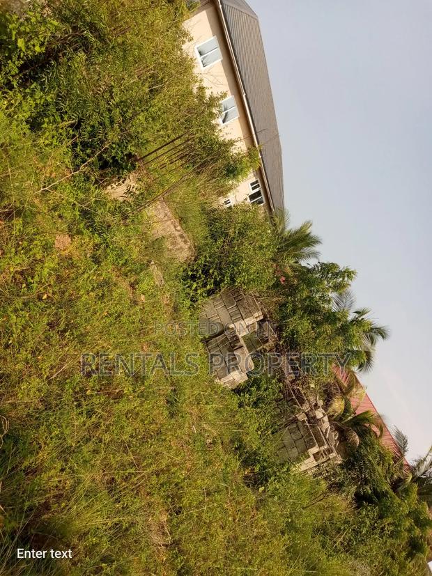 Uncomplet House · Photo 2