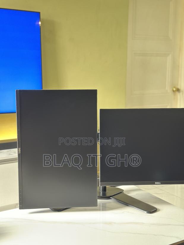 Dual 25 Inches 1440p QHD Resolution Dell Monitor · Photo 1