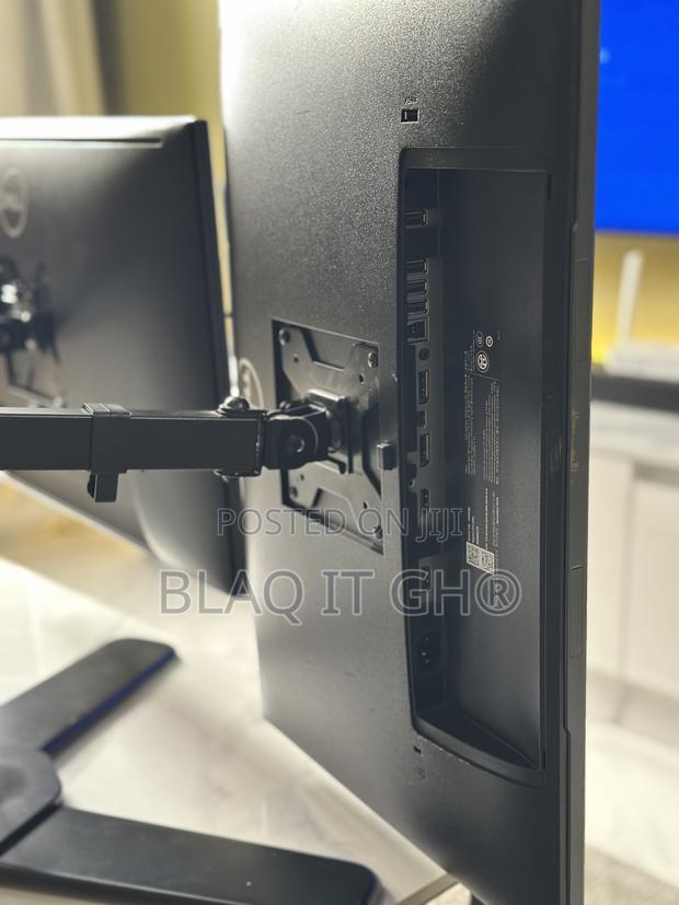 Dual 25 Inches 1440p QHD Resolution Dell Monitor · Photo 4