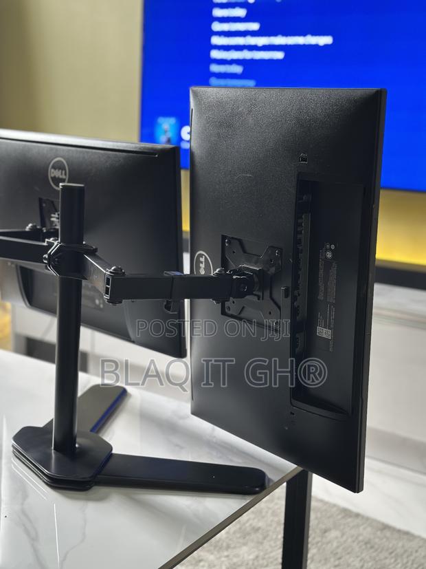 Dual 25 Inches 1440p QHD Resolution Dell Monitor · Photo 3