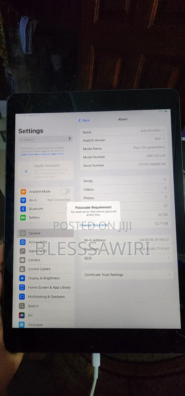Apple iPad 10.2 (2019) 32 GB Gray · Photo 7