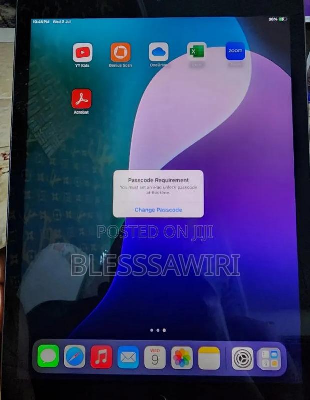 Apple iPad 10.2 (2019) 32 GB Gray · Photo 2