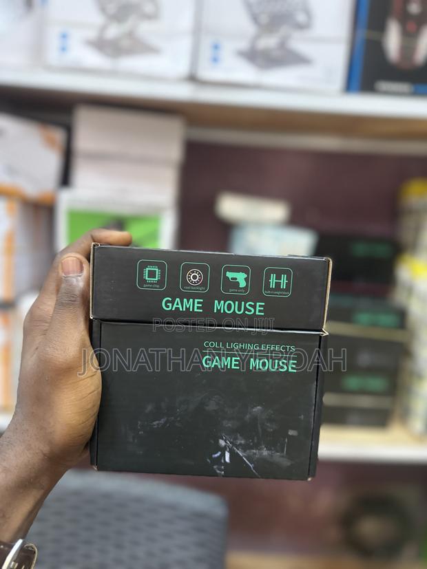 Rechargeable Bluetooth Gaming Mouse · Photo 2