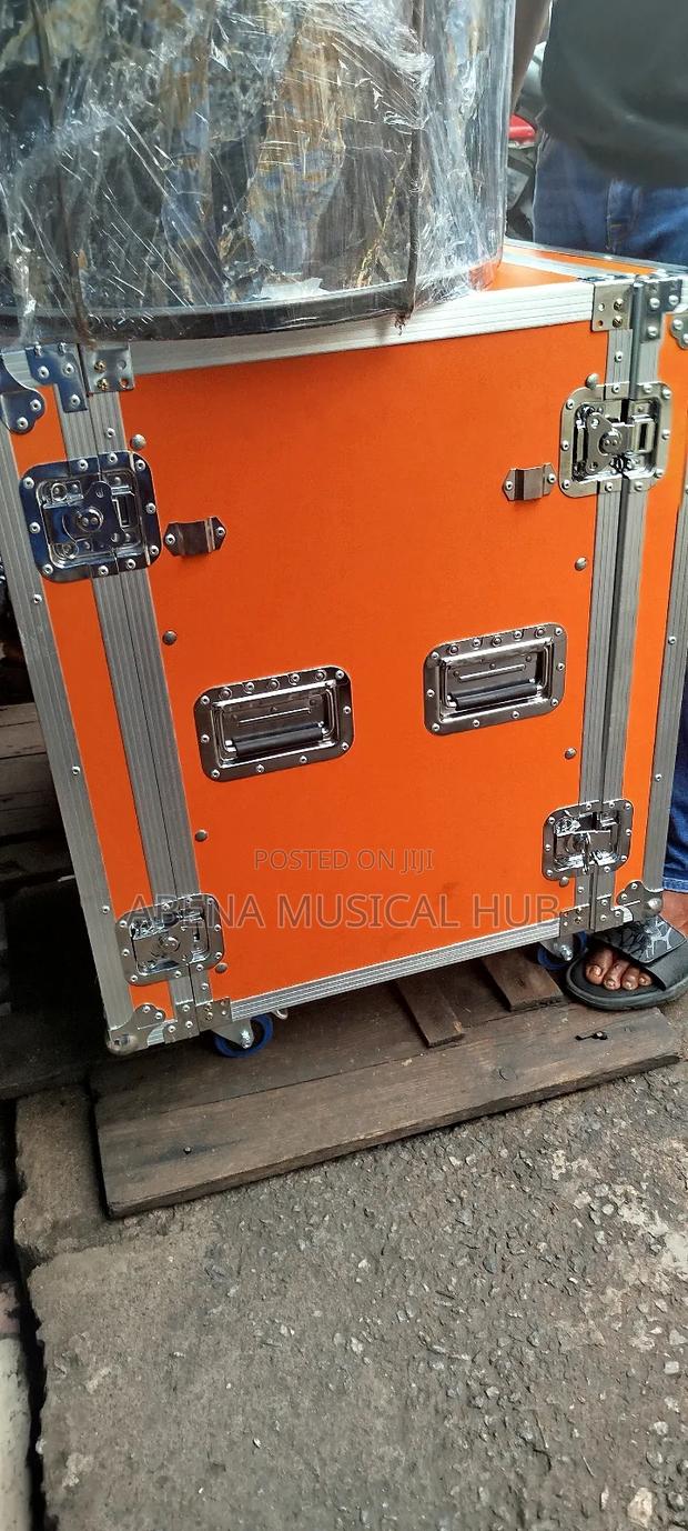 Amplifier Rack 16 Unite · Photo 1