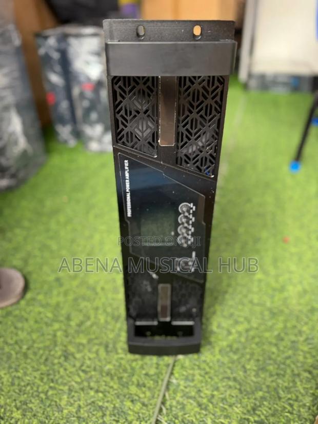 Yamaha Powered Amplifier 4 in 1 · Photo 1