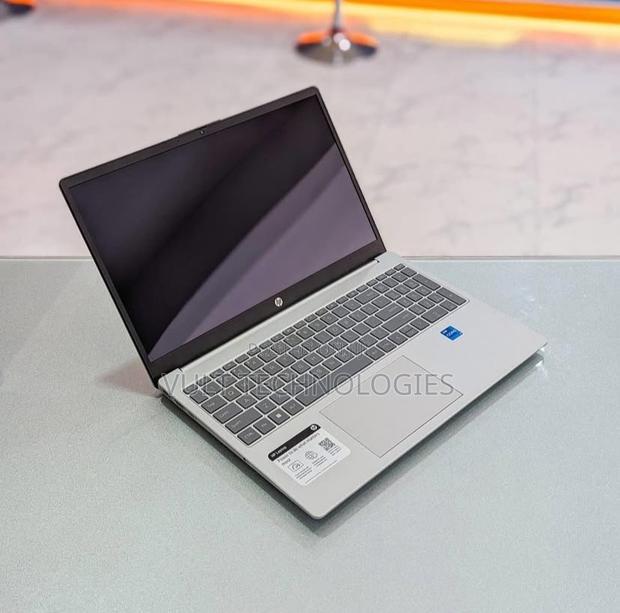 New Laptop HP 15 8GB Intel Core I5 SSD 512GB · Photo 1