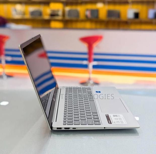 New Laptop HP 15 8GB Intel Core I5 SSD 512GB · Photo 3