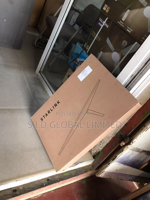 Roam Anywhere Accross the World With Starlink Kit · Photo 1