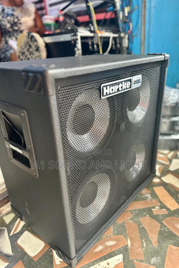 Hartke 410xl Bass Combo Unit [Head and Tail] · Photo 4