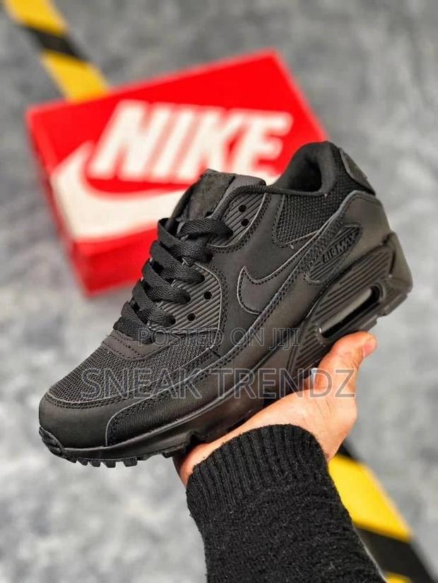 Nike Air Max 90 P Black · Photo 1