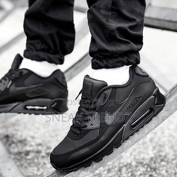 Nike Air Max 90 P Black · Photo 2