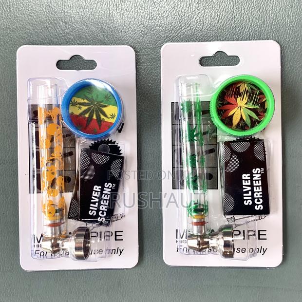 Pocket Glass Pipe With Screens Grinder · Photo 2
