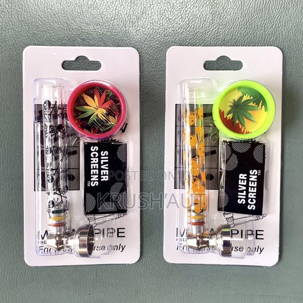 Pocket Glass Pipe With Screens Grinder · Photo 1