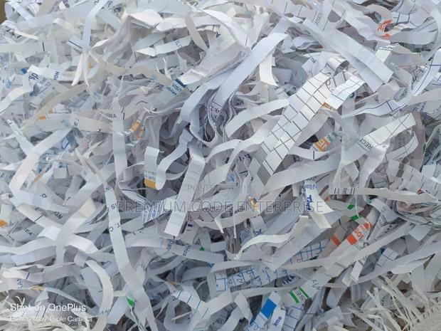 Shredded Waste Paper – Eco-Friendly Packing Filler, 10kg Bag · Photo 2