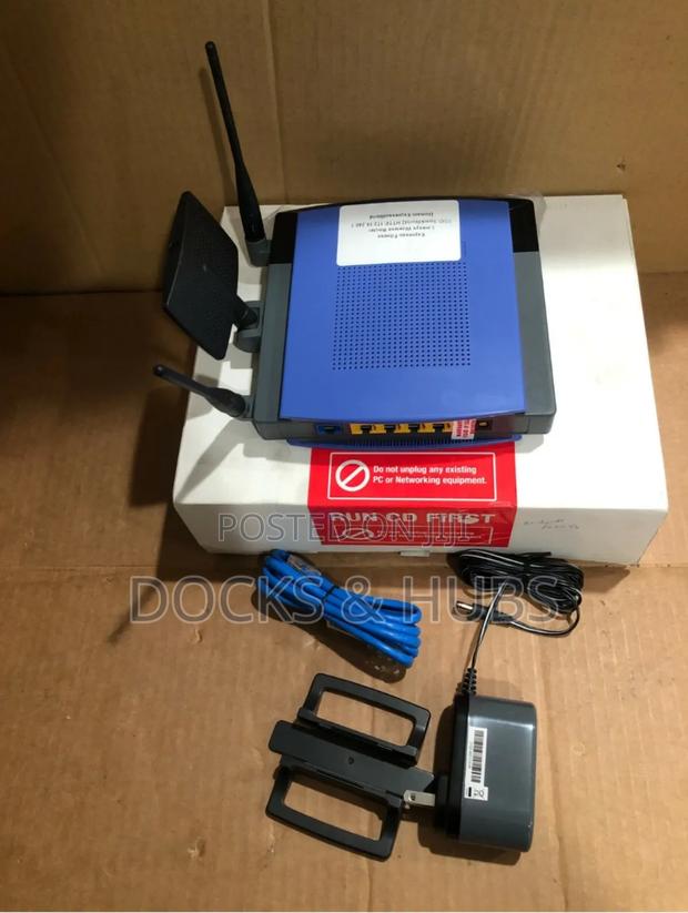 Linksys Wrt300n Wireless-N 4-Port Broadband Router With Mimo · Photo 5
