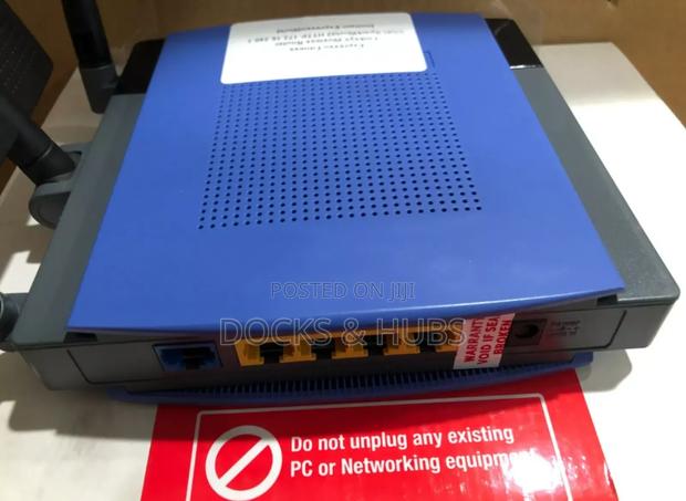 Linksys Wrt300n Wireless-N 4-Port Broadband Router With Mimo · Photo 7