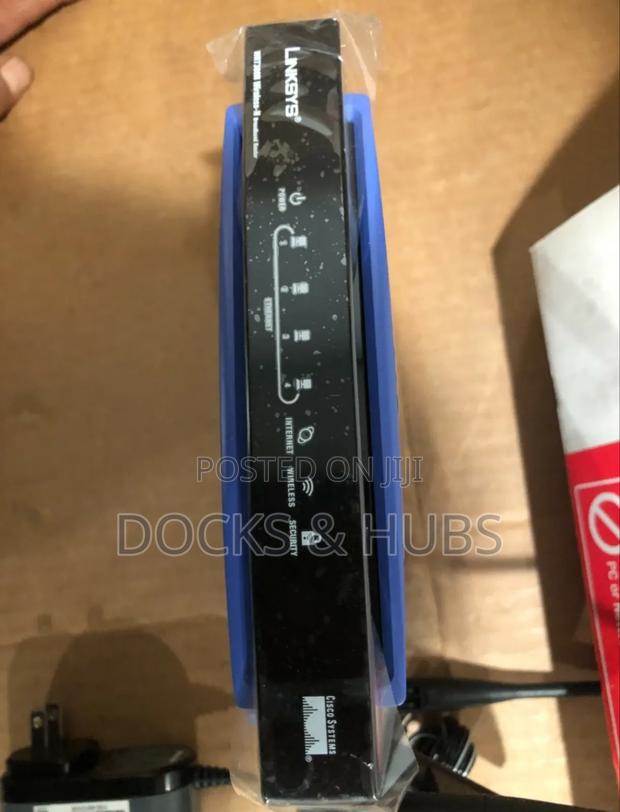 Linksys Wrt300n Wireless-N 4-Port Broadband Router With Mimo · Photo 3