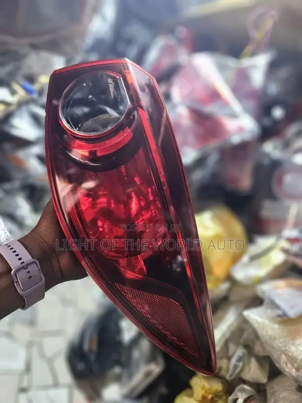 Mazda 3 Taillight 2016 Right, Salon · Photo 1
