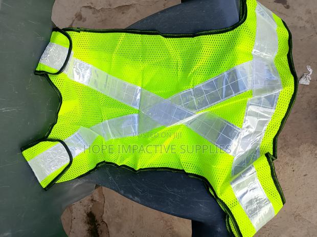 Harbour Reflective Vest - Net. · Photo 3