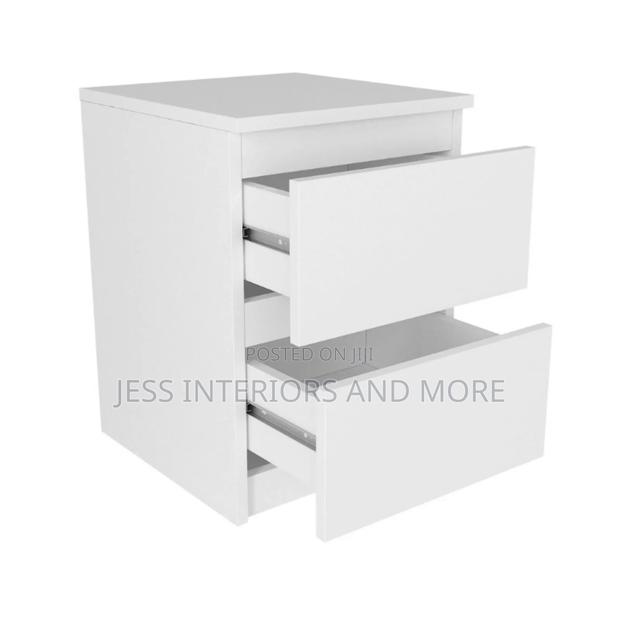 Bedside Table (Oikiture) · Photo 3
