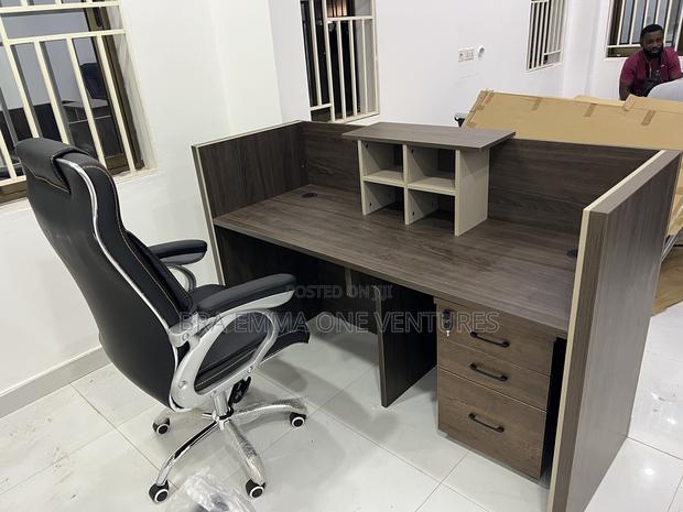 Front Desk · Photo 4