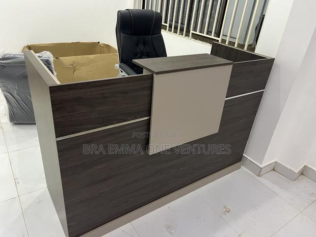 Front Desk · Photo 1