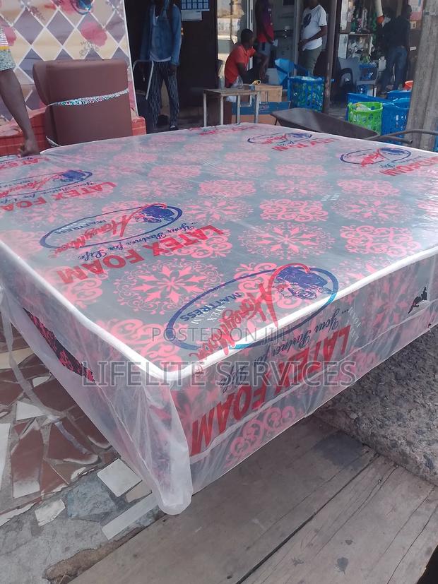 Queen Size 10" Mattress Latex · Photo 1