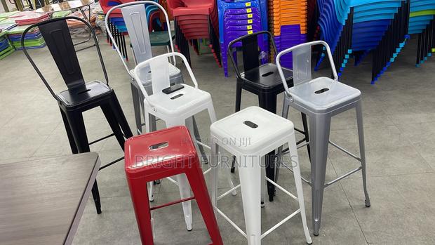 High Quality Metallic Counter Height Bar Stool · Photo 2